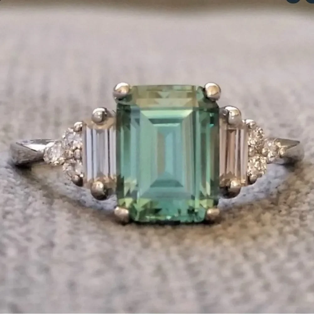 💚 NEW stunning & sparkling antique style emerald ring 💚